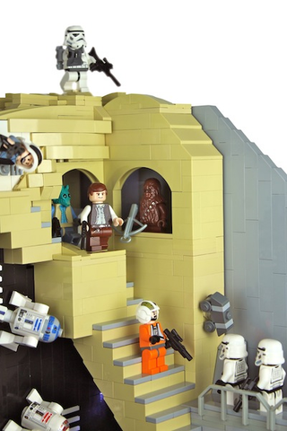 Illustration for article titled This LEGO Star Wars M.C. Escher diorama defines awesome